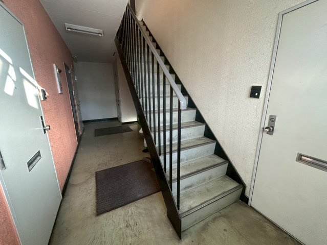 藤井寺市野中１丁目の賃貸マンションのロビー