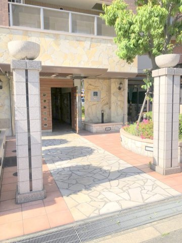 BraTTo大阪駅西