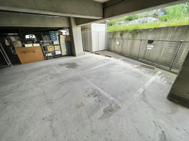 メロディーハイツの駐車場