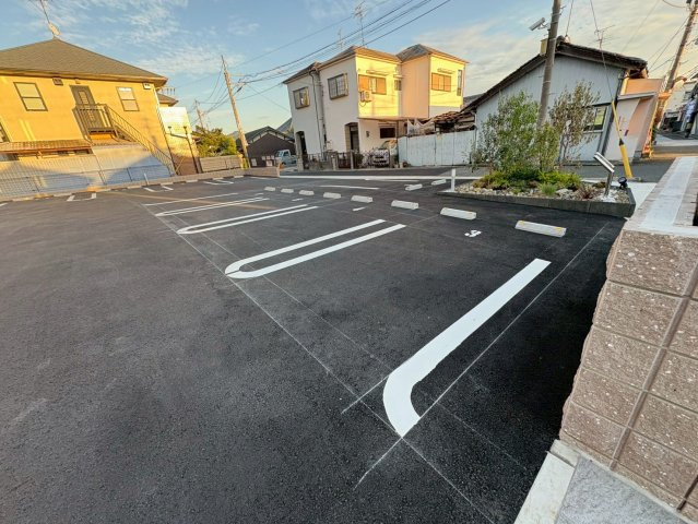 羽曳野市古市２丁目のアパートの駐車場