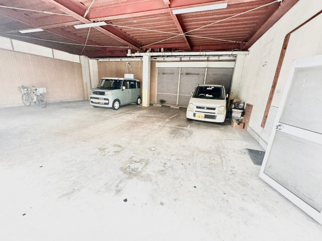 正光マンションの駐車場