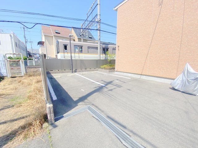 松原市東新町４丁目のアパートの駐車場