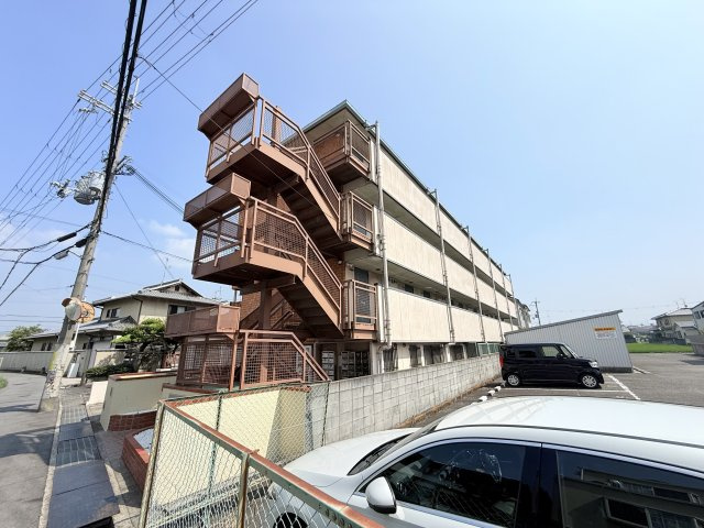 富田林市旭ケ丘町の賃貸マンションの外観