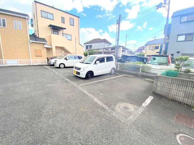 羽曳野市河原城の賃貸マンションの駐車場