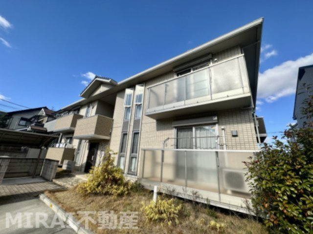 富田林市小金台３丁目のアパートの外観