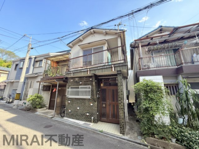 柏原市安堂町の一戸建ての外観