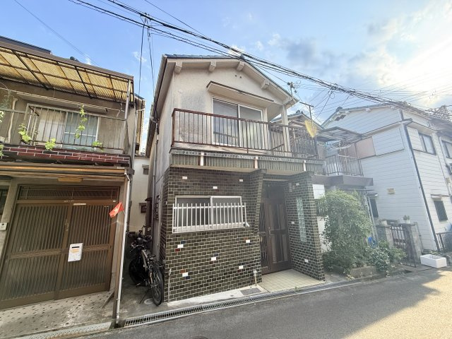 柏原市安堂町の一戸建ての外観