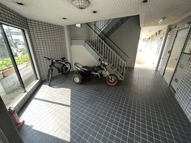 羽曳野市野々上４丁目の賃貸マンションのロビー