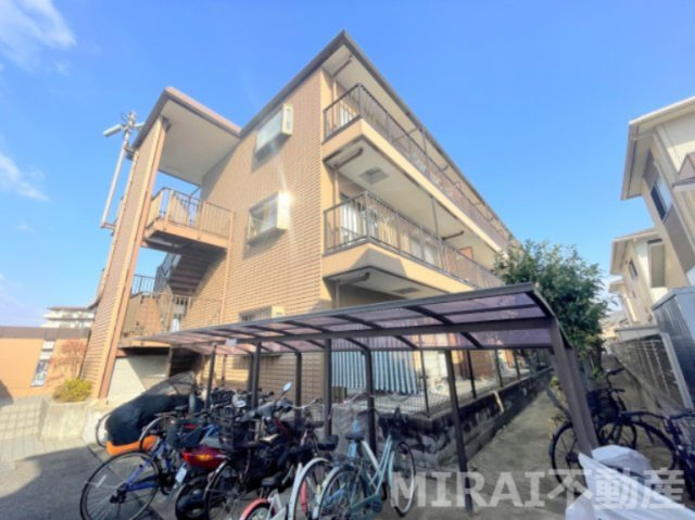 富田林市寺池台１丁目の賃貸マンションの外観