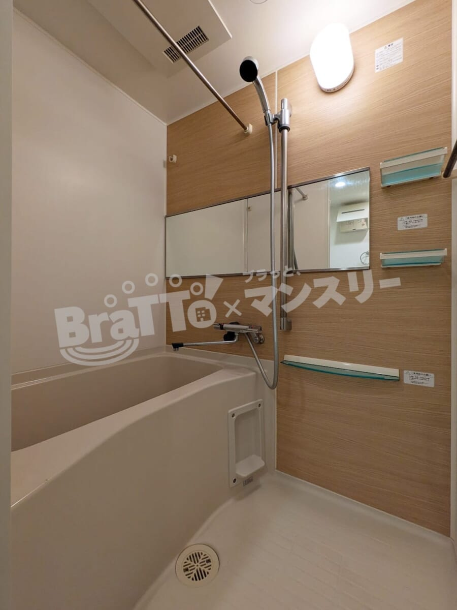 BraTTo心斎橋ラシュレ