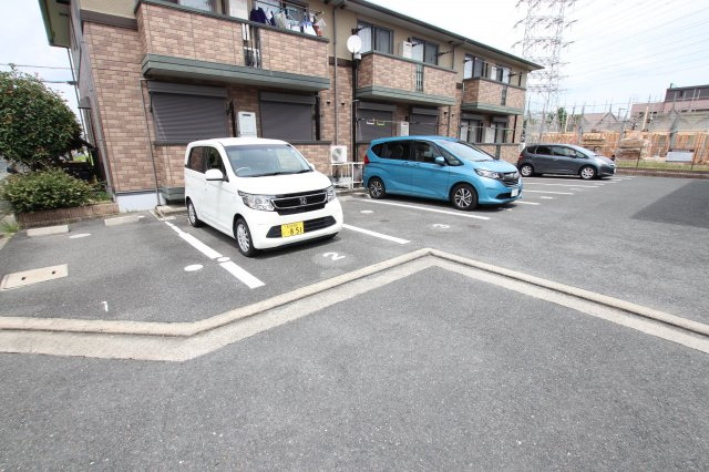 松原市田井城３丁目のアパートの駐車場