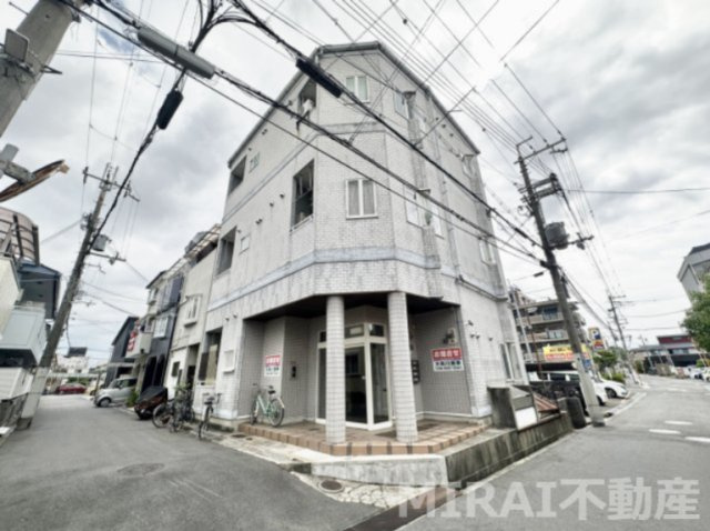 松原市東新町３丁目の賃貸マンションの外観