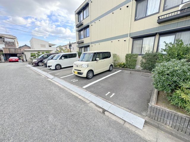 松原市天美我堂３丁目のアパートの駐車場