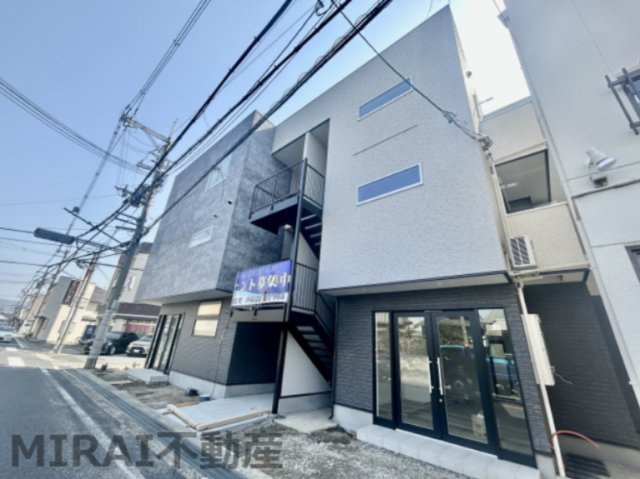 羽曳野市誉田２丁目のアパートの外観