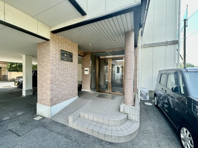 羽曳野市野々上４丁目のアパートのエントランス