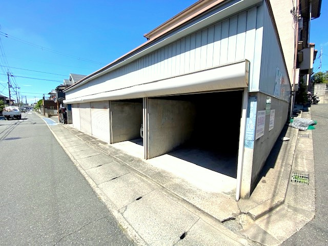 羽曳が丘ハイコーポの駐車場