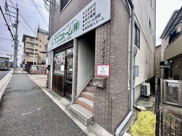イーストコートのエントランス