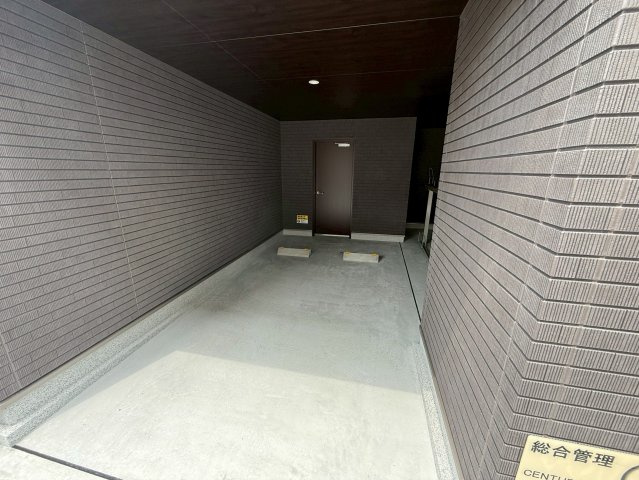 富田林市常盤町の賃貸マンションの駐車場