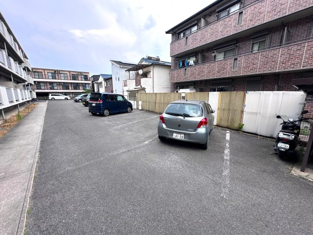 エムテック藤井寺の駐車場