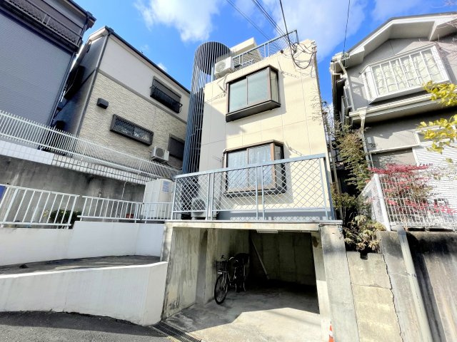 羽曳野市東阪田の賃貸マンションの外観