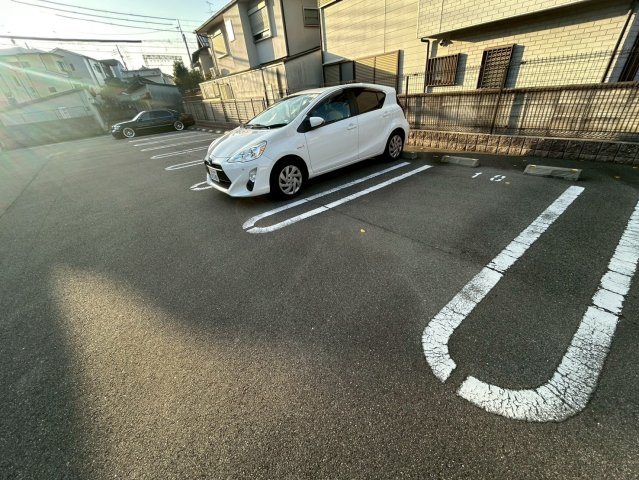羽曳野市碓井１丁目のアパートの駐車場