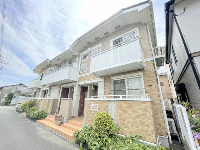 富田林市平町１丁目のアパートの外観