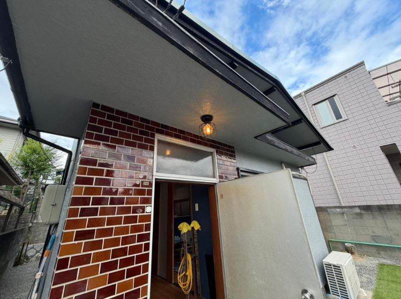 富田林市須賀１丁目の一戸建てのエントランス