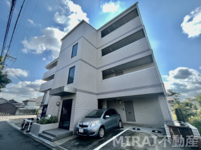 松原市三宅中１丁目の賃貸マンションの外観