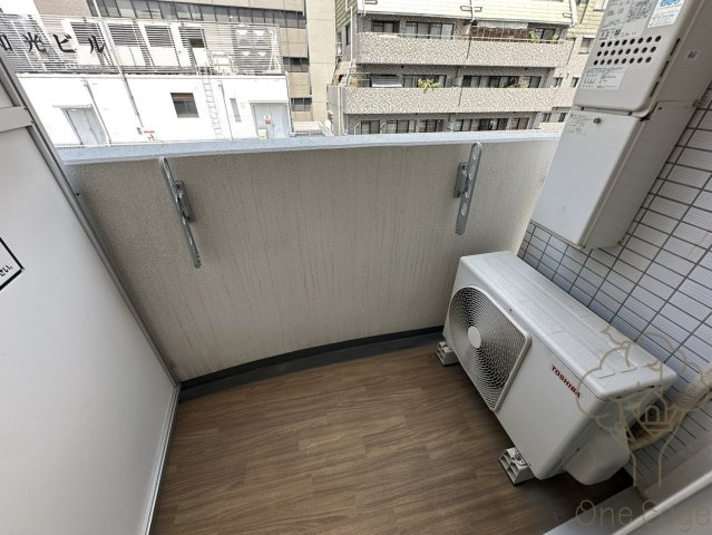セレニテ梅田ESTのバルコニー