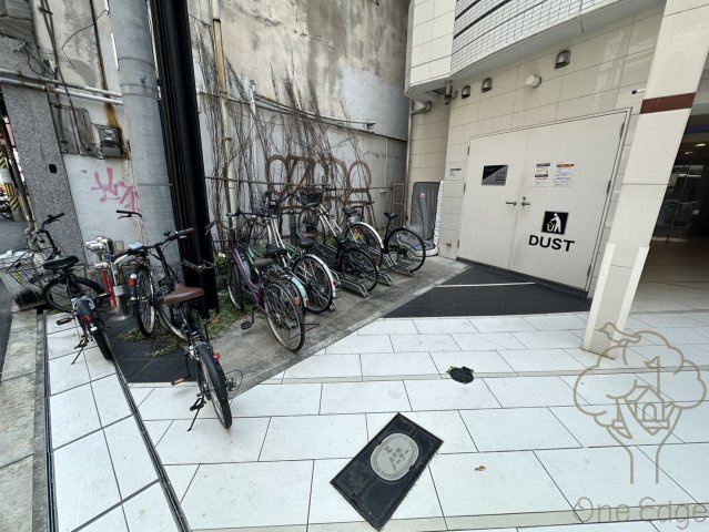 セレニテ梅田ESTのエントランス