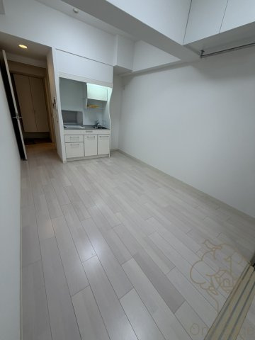 セレニテ梅田ESTの居間・リビング