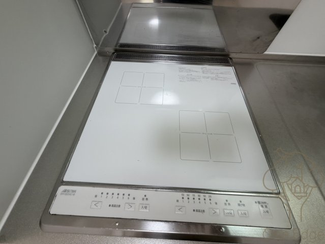 セレニテ梅田ESTのキッチン