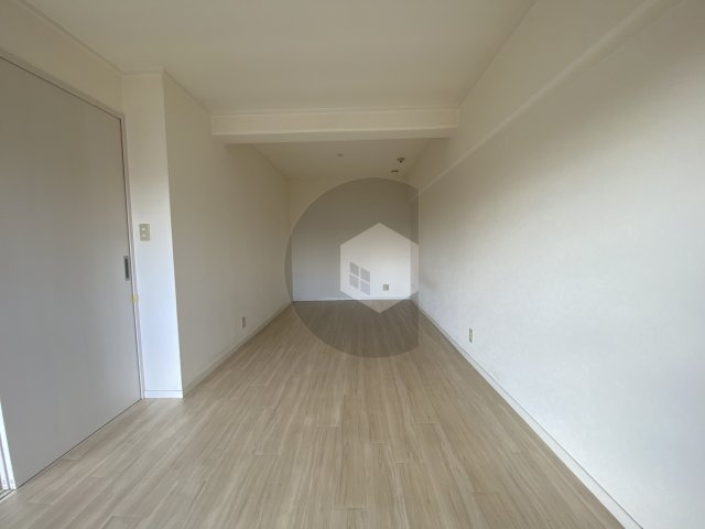 プリンストン布施の洋室