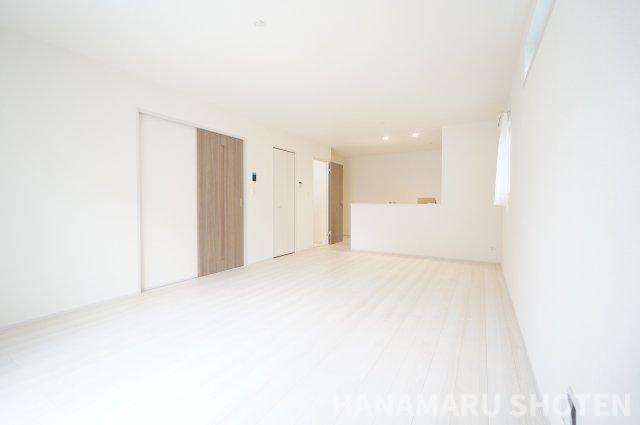 Sumai-to千葉市稲毛区長沼町の居間・リビング|お電話でのご予約がスムーズです！