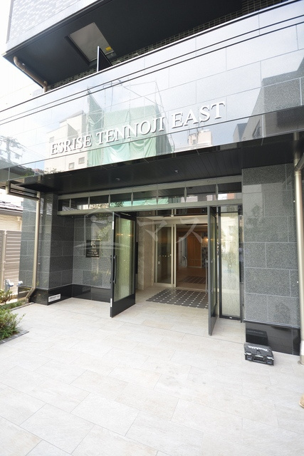 エスライズ天王寺EASTのエントランス