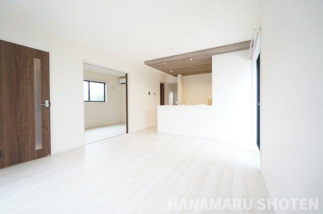 Ｓｕｍａｉ－ｔｏ千葉市花見川区こてはし台０９の居間・リビング|諸条件、交渉などお任せ下さい！