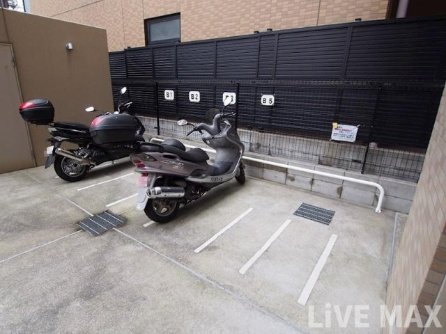 【駐車場】BROU上町台 