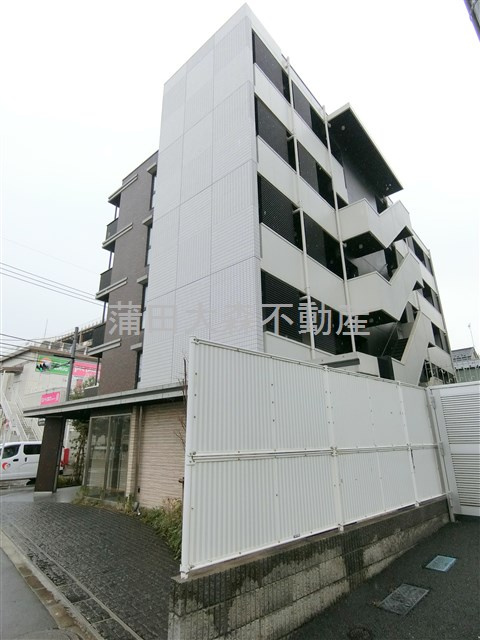 L'axeラグゼ本羽田の外観