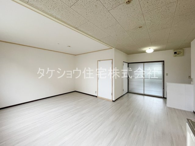 ソレイユ柳瀬Aの居間・リビング|※A102です。