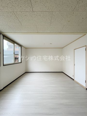 ソレイユ柳瀬Aの居間・リビング|※A102です。