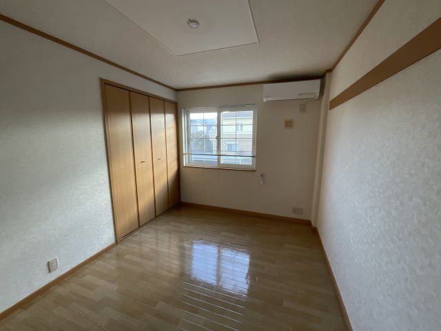【洋室】 | コンフォートコエモンⅡ | 角部屋です