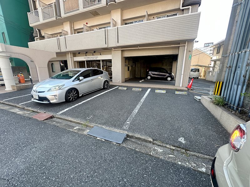 ベルガ中津口の駐車場