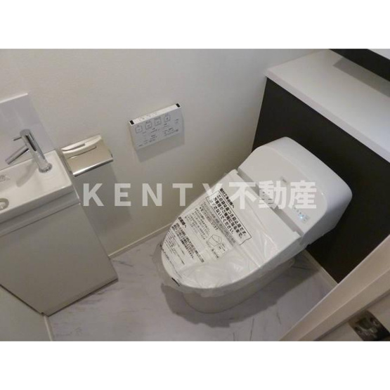 【トイレ】 | ＭＳＲ　ＥＢＩＳＵ　Ｇａｒｄｅｎ　ｓｉｄｅ | 落ち着いた色調のトイレです