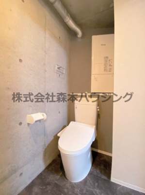 【トイレ】 | 　Flower Garden Neyagawa | 落ち着いた色調のトイレです