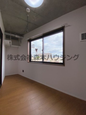 【洋室】 | 　Flower Garden Neyagawa | 落ち着いた色調の洋室です