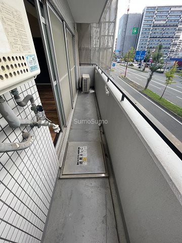 大阪市浪速区塩草２丁目の賃貸マンションのバルコニー