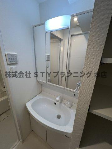 仲介手数料０円！Ｃｏｍｆｏｒｔささしまライブの独立洗面台