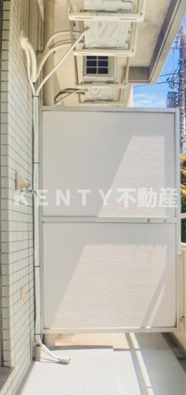 【バルコニー】 | 大井鹿島谷ハイツ | 開放的で明るい空間を演出してくれるバルコニーです