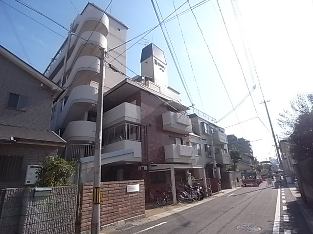 甲南コートドールの外観