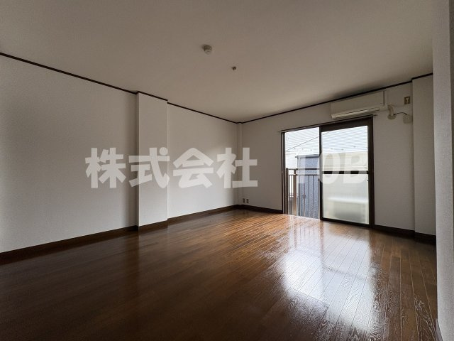 【居間・リビング】 | ビバリーハウス千歳台B棟 | 洋室10帖